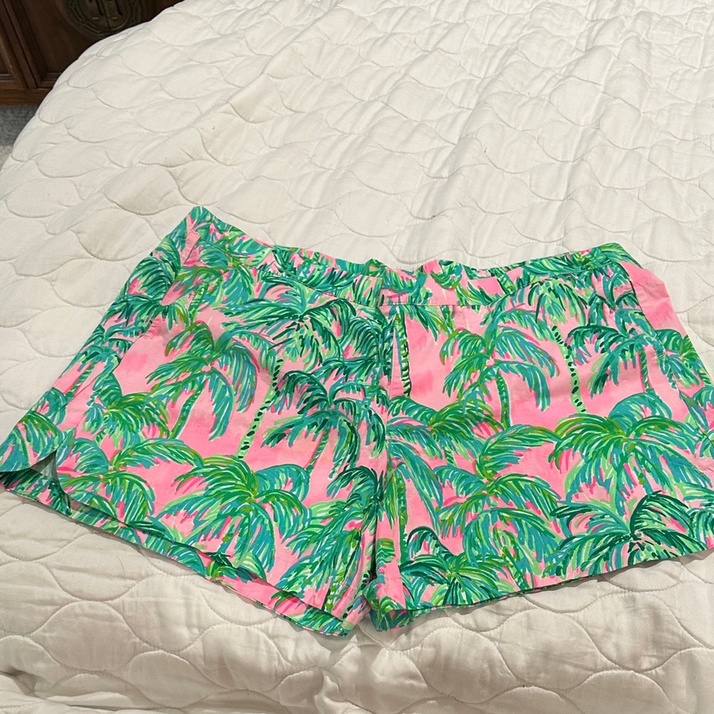Lilly Pulitzer Suite Views Pink and Green Leaf Print Cotton Shorts